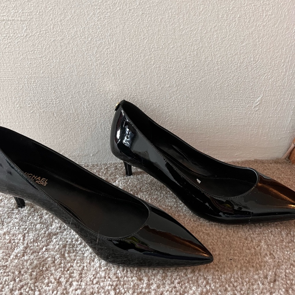 Size 7, MK black patent leather mini pump